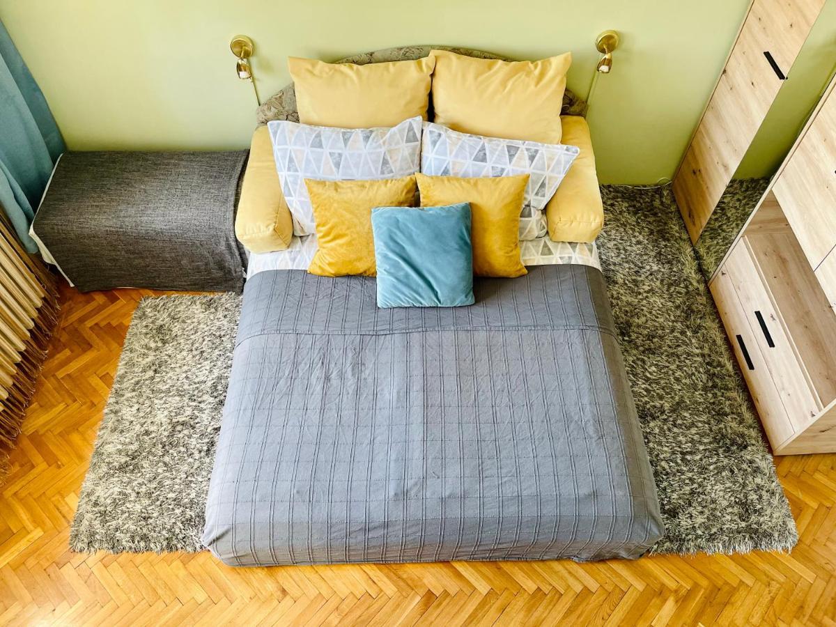 Apartman Jelena II Daire Sremska Mitrovica Dış mekan fotoğraf