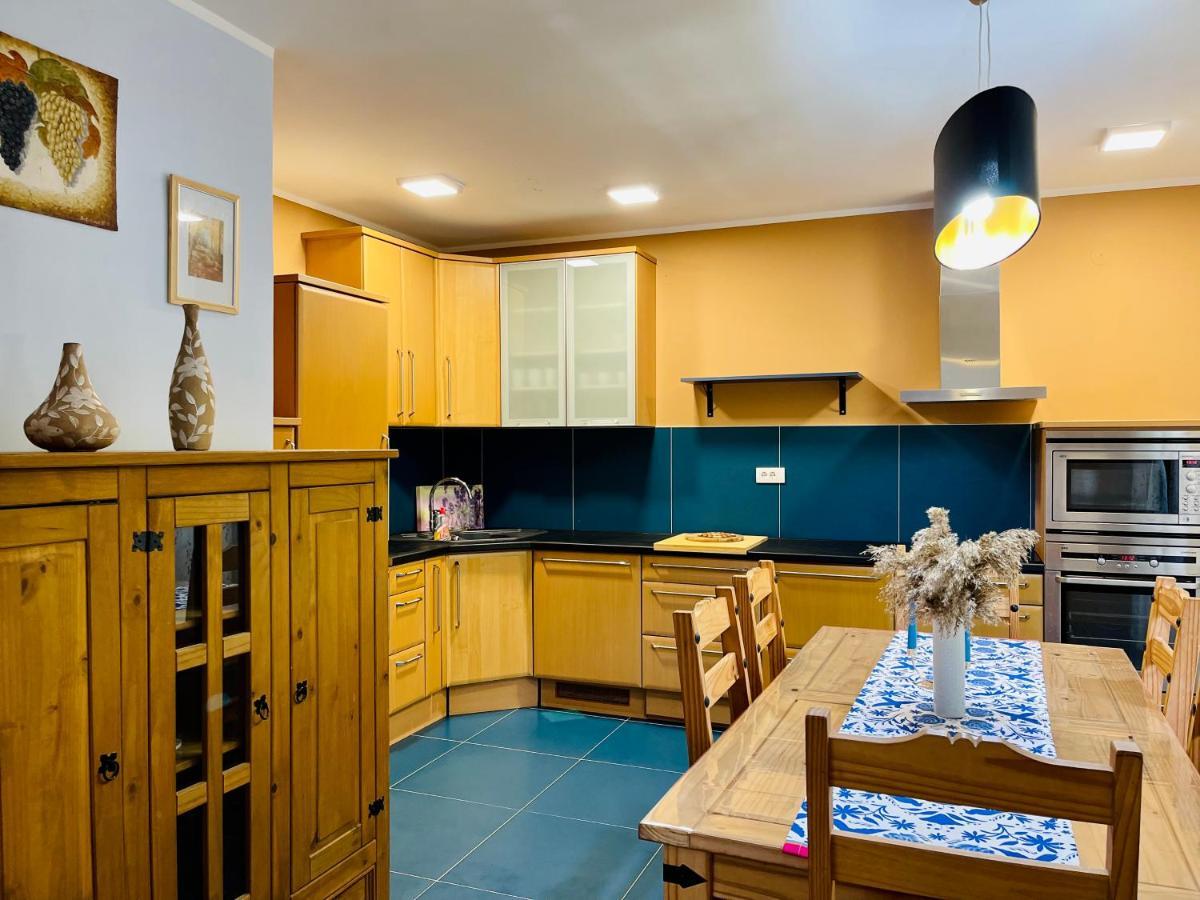 Apartman Jelena II Daire Sremska Mitrovica Dış mekan fotoğraf